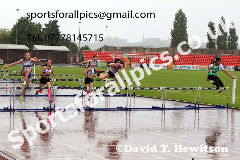 Hurdles, 2023 Gateshead Tartan Games.  Photo: David T. Hewitson/Sports for All Pics